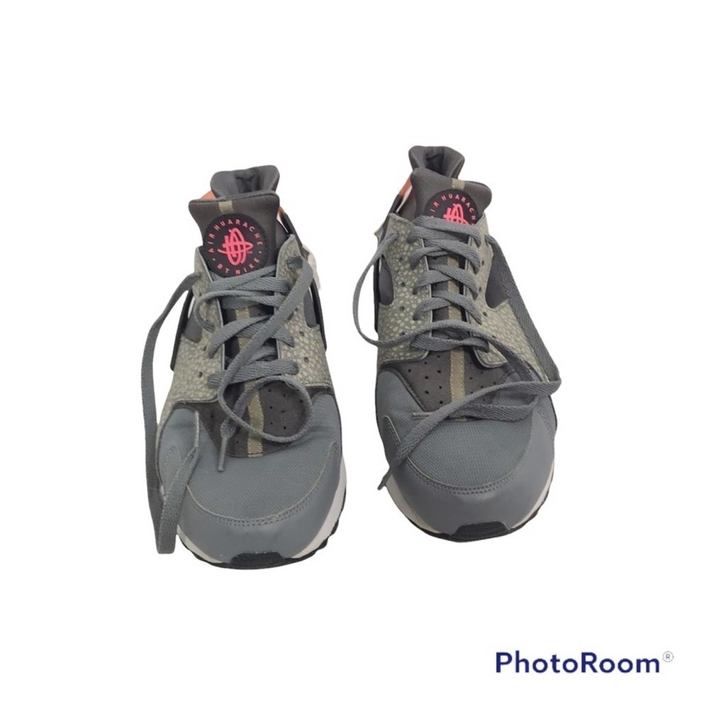 Nike Air Huarache in Cool Grey/Black-Medium Ash-Hyper Punch size 11.5